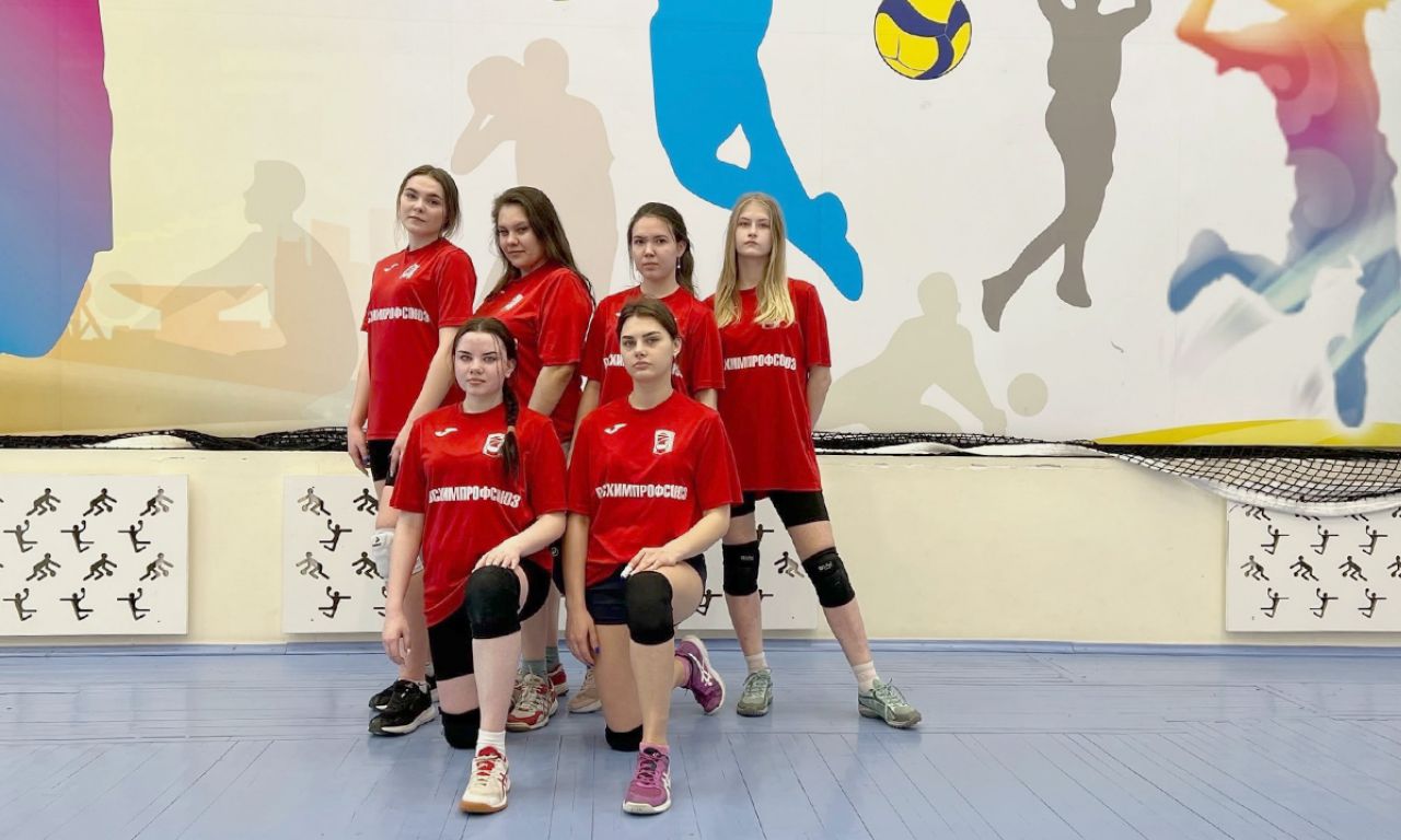 Завершился Чемпионат Великого Новгорода по волейболу среди женских команд
