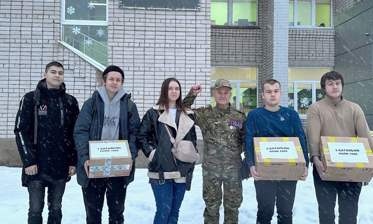 Студенты Новгородского химико-индустриального техникума изготовили и передали окопные свечи бойцам СВО