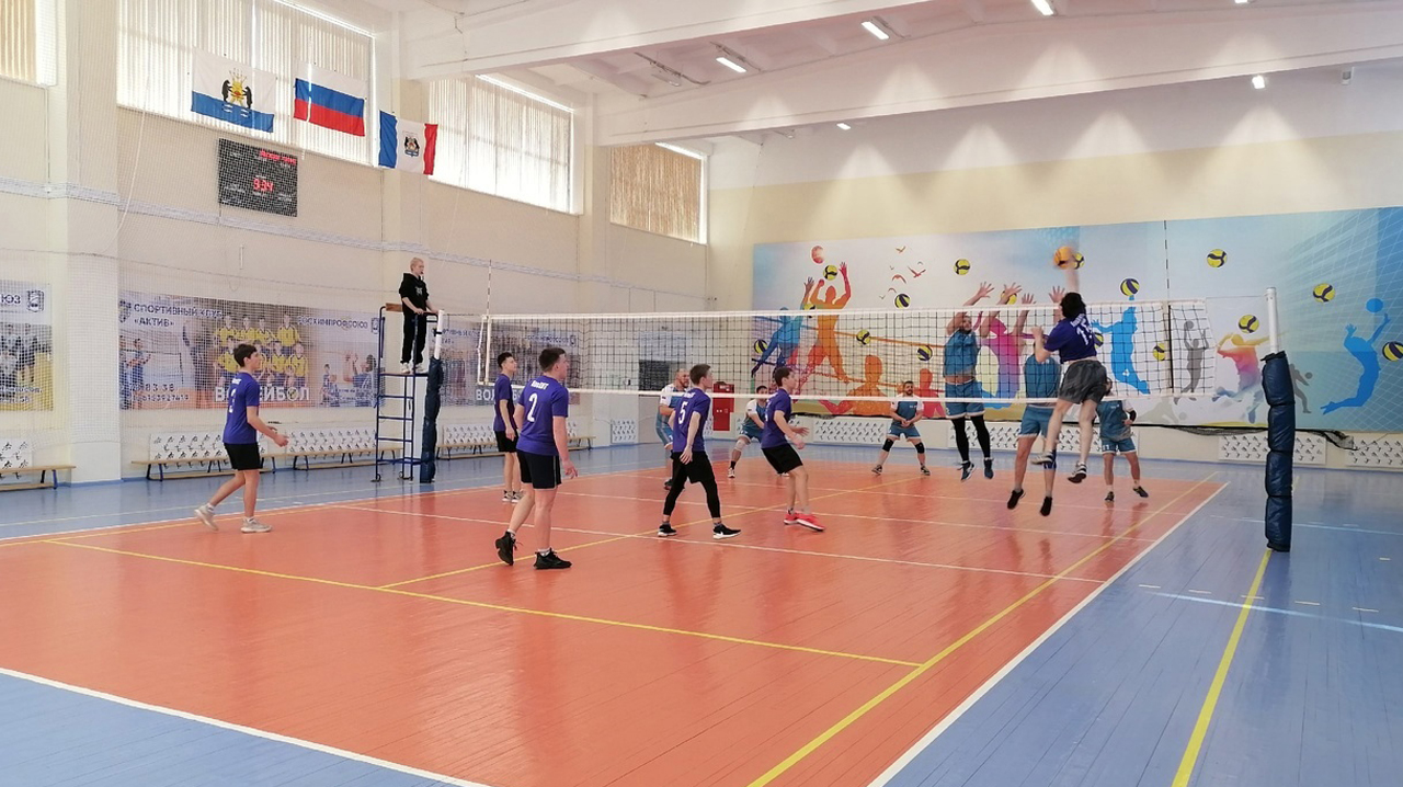 Завершился Чемпионат Великого Новгорода по волейболу среди мужских команд