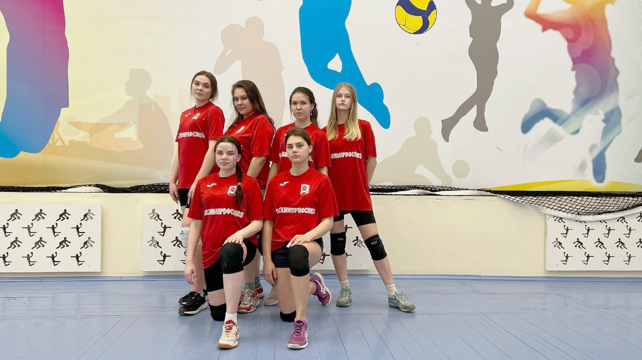 Завершился Чемпионат Великого Новгорода по волейболу среди женских команд 